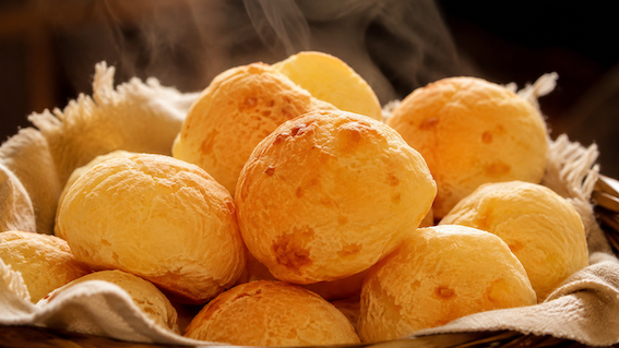 Por que a gente nunca se cansa de pão de queijo?